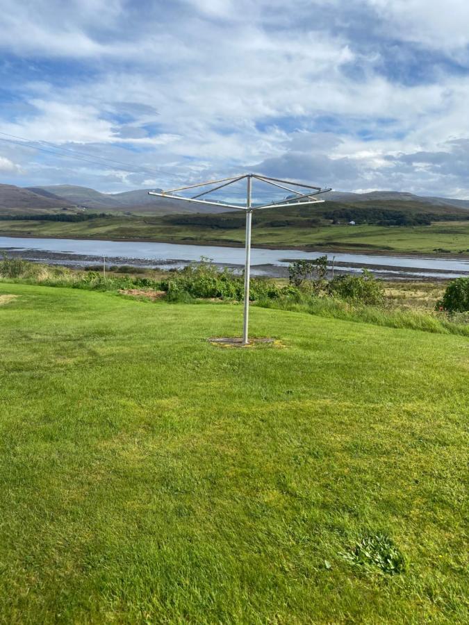 Almondbank Cottage - 2 Bedrooms, 8 Miles From Portree Skeabost Exterior photo